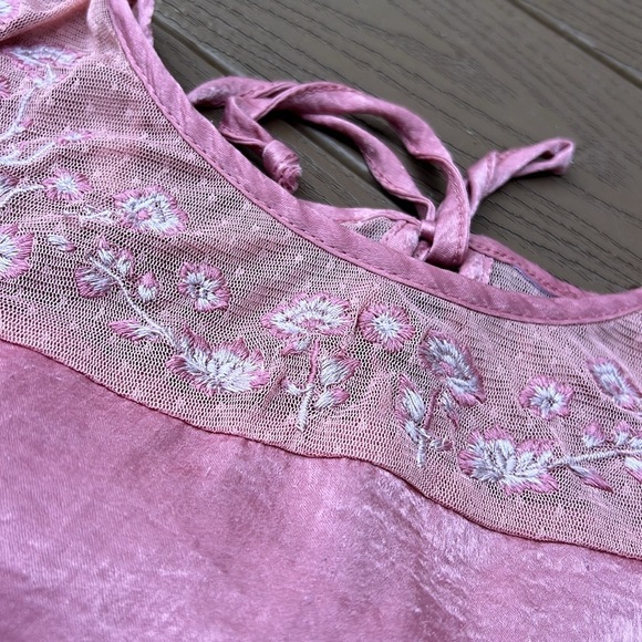 Pretty pink Boho floral embroidered ruffle sleeves, silky top Sz S/M - Picture 6 of 10